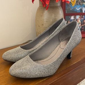Lifestride silver pumps size 9M